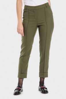 Green capri trousers